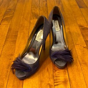 Badgley Mischka purple suede heels with feather accent